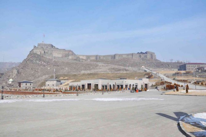 Kars Vadisi Yerli Ve Yabancı Turistleri Tarihi Noktada Buluşturuyor