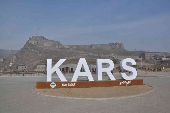 Kars Vadisi Yerli Ve Yabancı Turistleri Tarihi Noktada Buluşturuyor