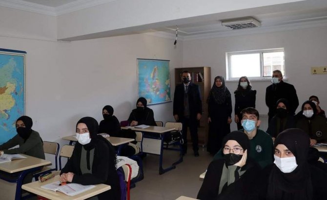 Kaymakam Çelik Okulları Denetlendi