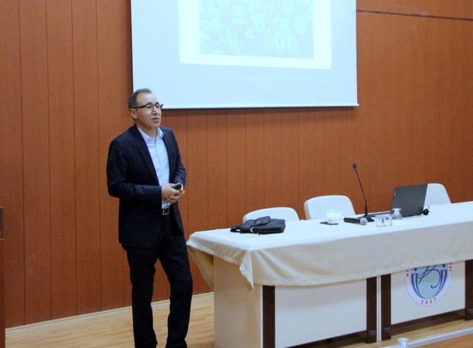 Üniversitede “Altın Oran Ve Leonardo Fibonacci” Semineri Verildi