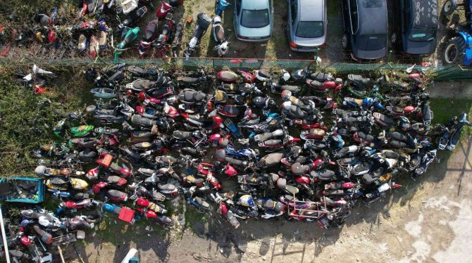 12 Yıldır Burada Bekliyorlar