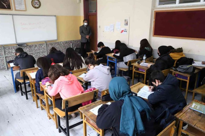 Konya Büyükşehir’den 200 Bin Öğrenciye Ölçme Ve Değerlendirme