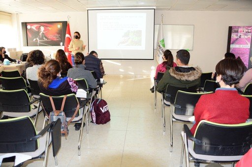 Burhaniye’de Bitki Doku Kültürü Kursu İlgi Gördü