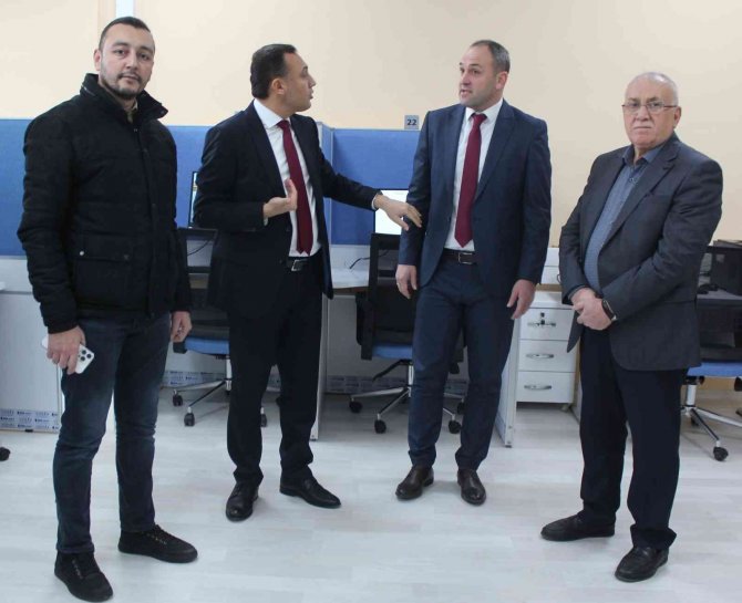 Alaşehir’de E-sınav Merkezi Sevinci