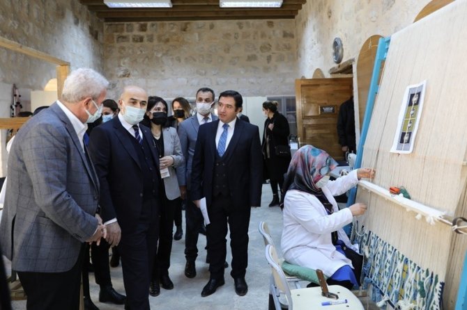 Mardin’de "Yunus Emre Ve Mehmet Akif Ersoy" Karma Sergisi Açıldı