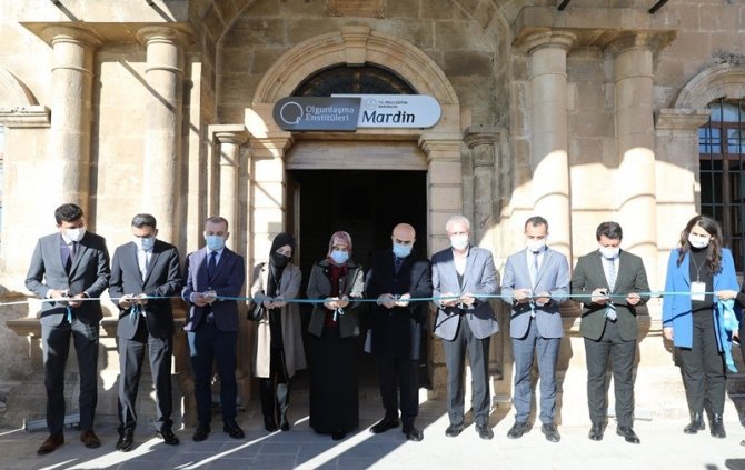 Mardin’de "Yunus Emre Ve Mehmet Akif Ersoy" Karma Sergisi Açıldı