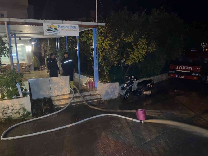 Marmaris’te Belediye Ekiplerinden Yağmur Mesaisi