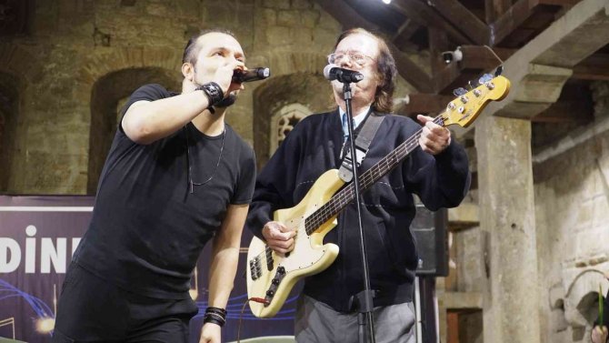 60’lı Yılların Efsane Grubu Mavi Işıklar İle Nostalji Gecesi