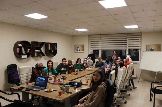 ’Konuşulacak Bir Dünya Konu Var’ Projesi