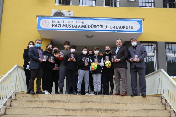 Burhaniye’de Çevreci Öğrenciler Ödüllendirildi