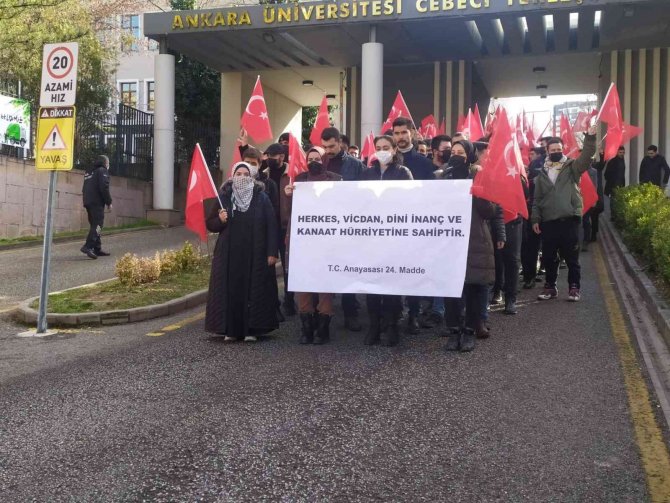 Ankara Üniversitesi’nde Başörtüsü Krizi