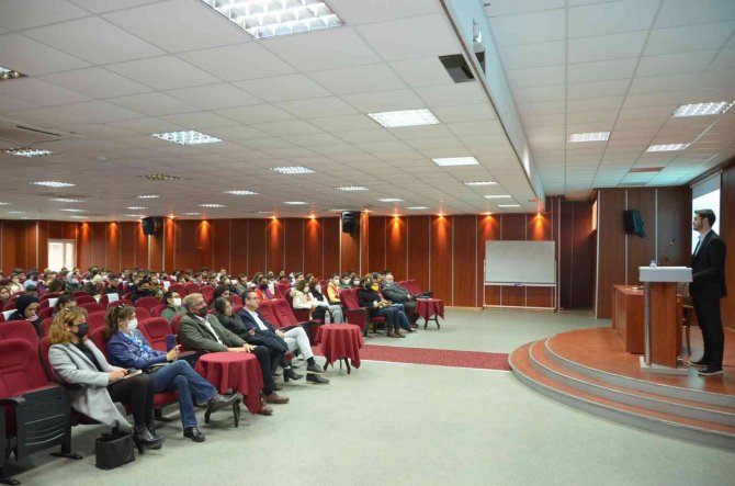 Adü’de Öğrencilere Madde Bağımlılığı Anlatıldı