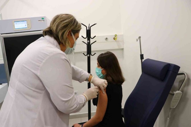 Tekirdağ’da Yerli Aşıya İlgi Büyük: Yerli Ve Milli Aşıyı Yapmanın Mutluluğunu Yaşıyorlar