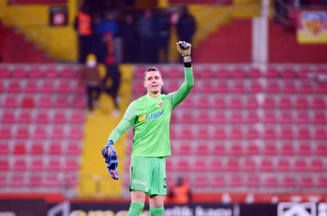 Kayserispor’da 2 Kaleci Forma Giydi