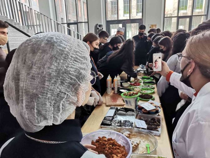 Tekden Öğrencilerinden Kardeş Okul İçin Hayır Panayırı