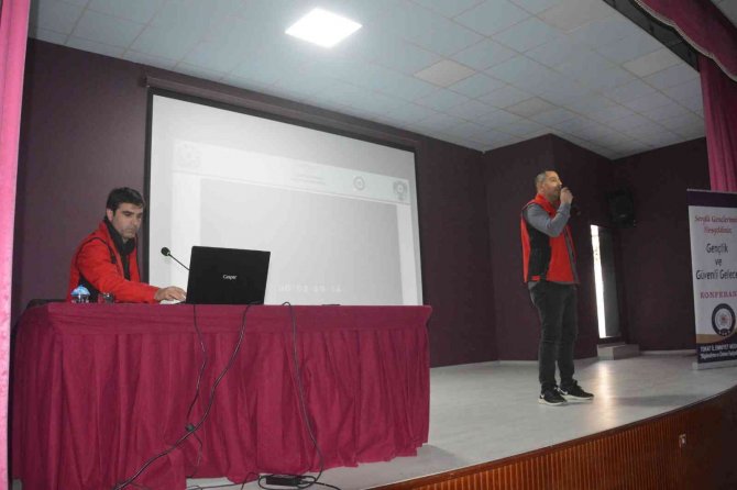 Niksar’da Lise Öğrencilerine ’Gençlik Ve Güvenli Gelecek’ Semineri Verildi