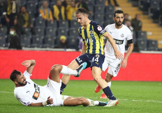 Afyonspor Skordan Çok Oynadığı Futbolla Konuşuldu