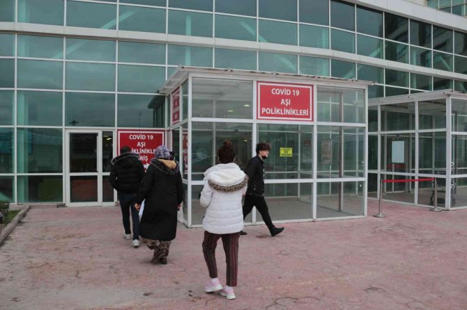 Balıkesir’de İlk Turkovac Aşısı Yapıldı