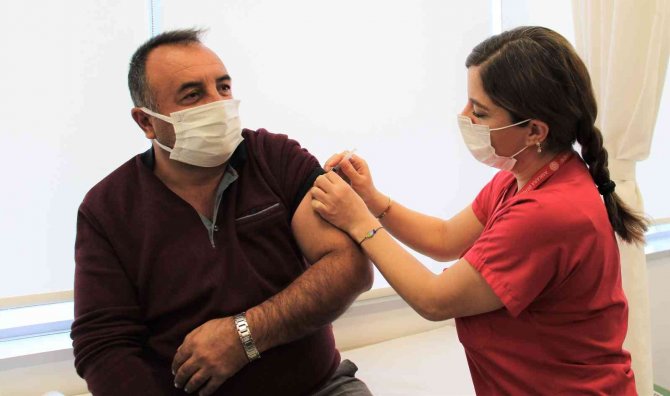 Yerli Aşı Turkovac’a Vatandaşlardan Yoğun İlgi