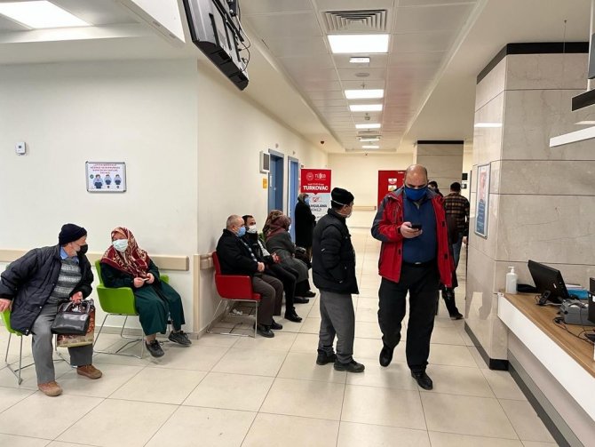 Eskişehir Halkı Turkovac Aşısına Yoğun İlgi Gösterdi