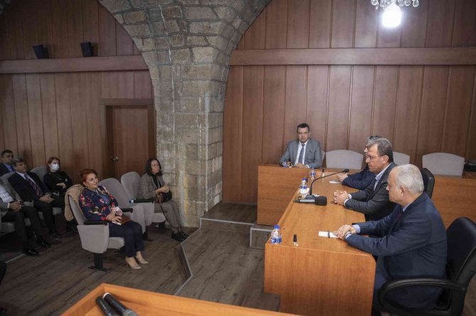 Seçer: “Derdimiz, Tasamız Mersin’e Hizmet Etmek”