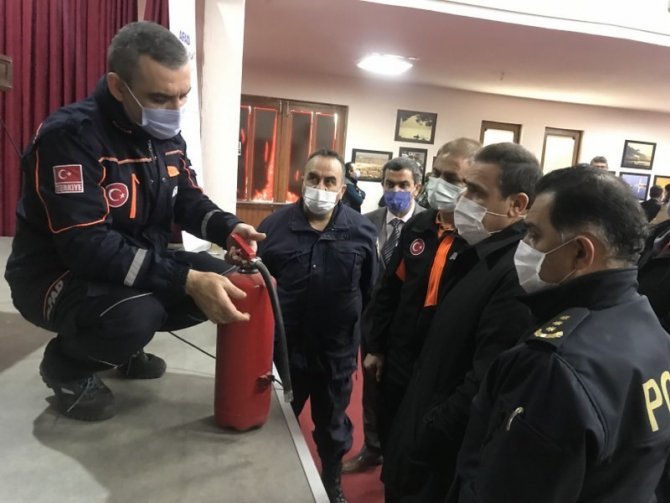 Burhaniye’de Afet Eğitimi Toplantıları Yapıldı