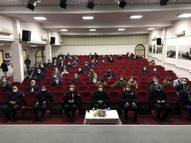 Burhaniye’de Afet Eğitimi Toplantıları Yapıldı