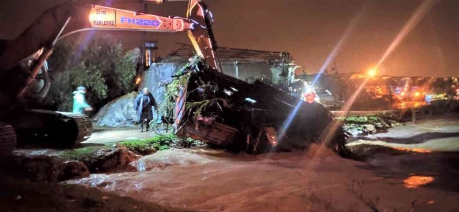 Kumluca’da Fırtına Mesaisi