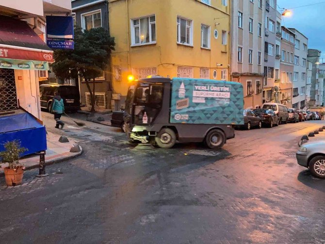 Beyoğlu’nda Tarihi Dar Sokakların Temizlik İşi Milli Teknolojiyle Çözüldü