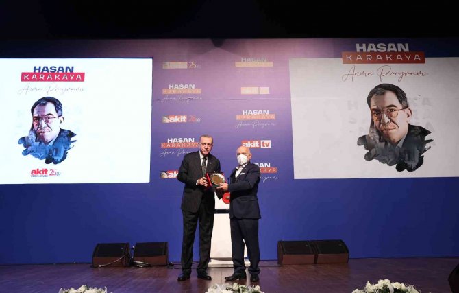 Cumhurbaşkanı Erdoğan: “Demokrasiye Karşı Darbecilerin Yanında Saf Tutanlar, Gayretlerimizle Siyasetten Tasfiye Edildiler”