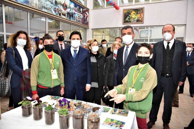 Özel Öğrencilerin Tübi̇tak Bilim Fuarı, Ziyaretçilerden Büyük Beğeni Topladı