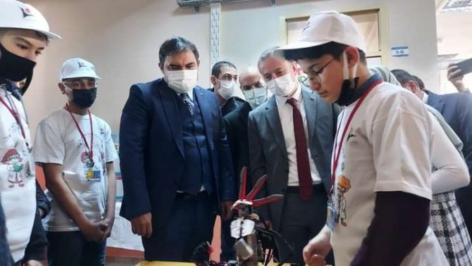 Diyadin’de 4006 Tübi̇tak Bilim Fuarı