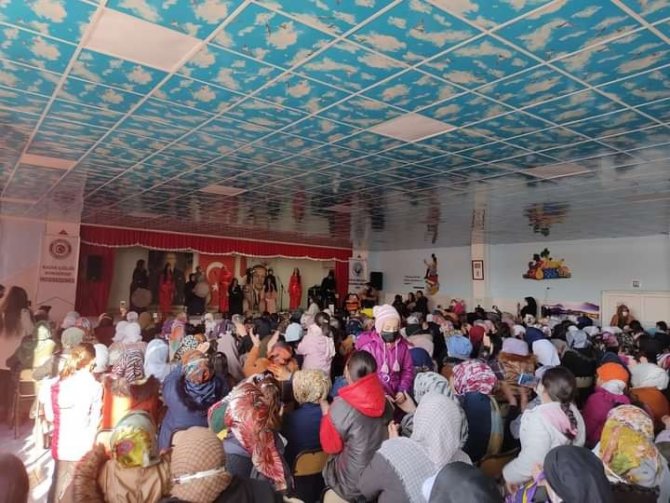 Diyadin’de Kadın Çığlığı Erbani Grubu İlk Konserini Verdi