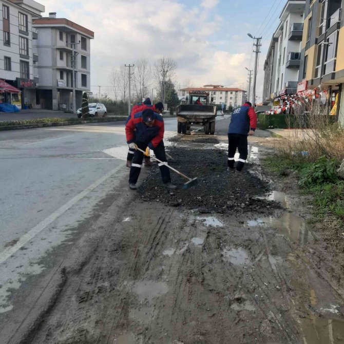 Kaldırımlarda Düzenlemeler Sürüyor