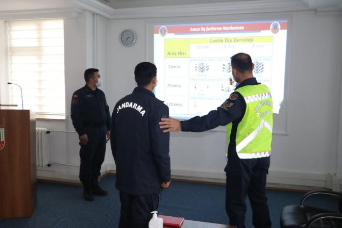 Birlik Personellerine Güvenli Sürüş Kuralları Anlatıldı