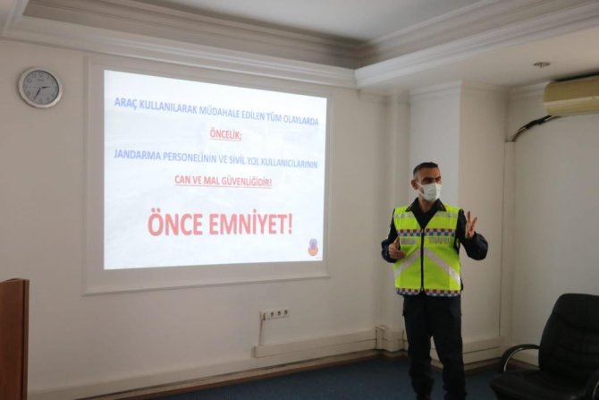 Birlik Personellerine Güvenli Sürüş Kuralları Anlatıldı