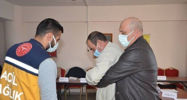 Polis Ekiplerine “Temel İ̇lk Yardım Kursu”