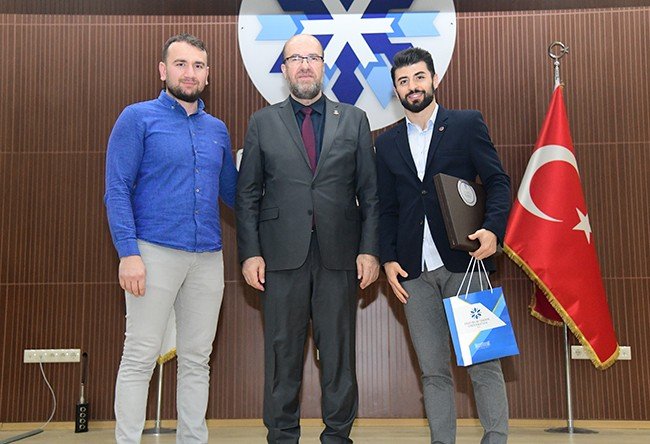 Etü’de Akademik Giysi Ve Ödül Töreni Düzenlendi