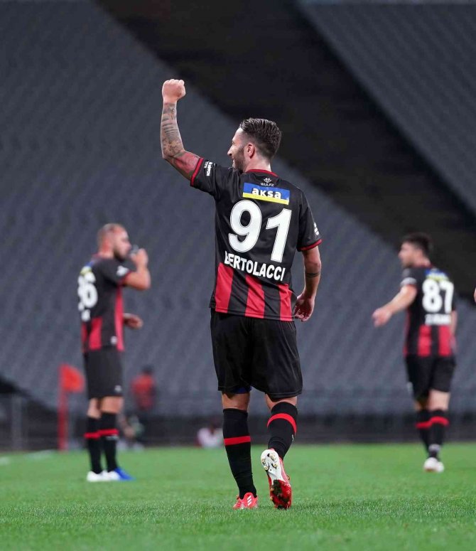 Fatih Karagümrük Bertolacci’ye Teşekkür Etti