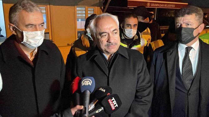 İ̇çişleri Bakan Yardımcısı Ersoy, Eskişehir’de Yılbaşı Denetimlerini Yerinde İnceledi