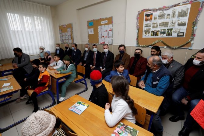 İ̇negöl’de Çocuklar Türk Büyüklerinin Hikâyeleri İle Büyüyor