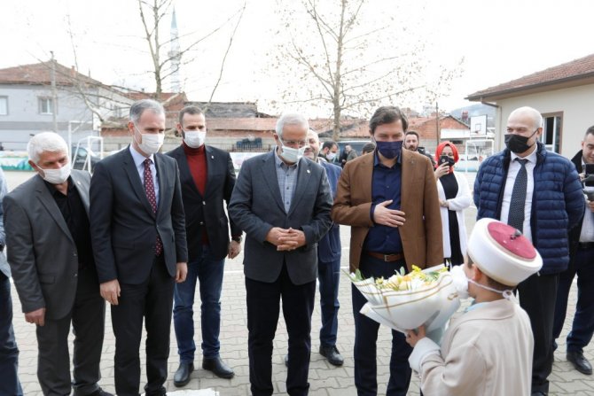 İ̇negöl’de Çocuklar Türk Büyüklerinin Hikâyeleri İle Büyüyor