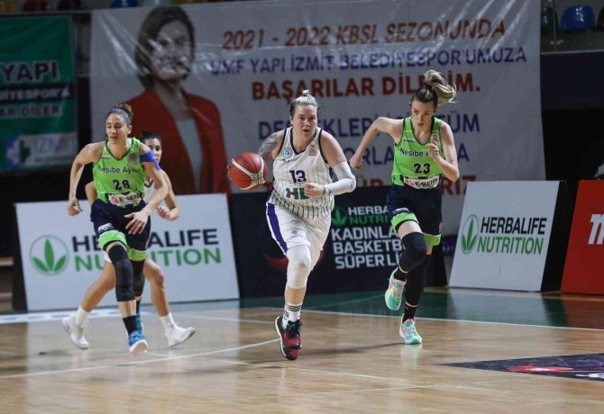 Kadınlar Basketbol Süper Ligi: İ̇zmit Belediyespor: 60 - Nesibe Aydın:70