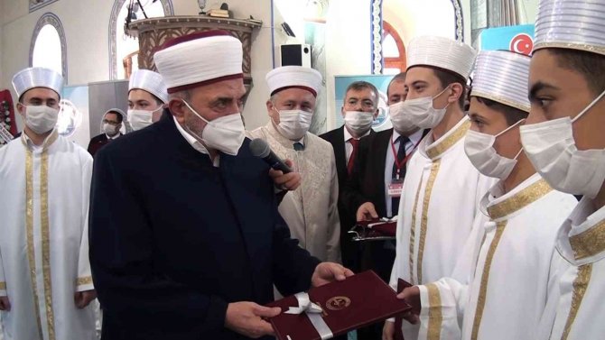 Hafızlık Eğitimini Tamamlayan 40 Öğrenci İçin İcazet Töreni