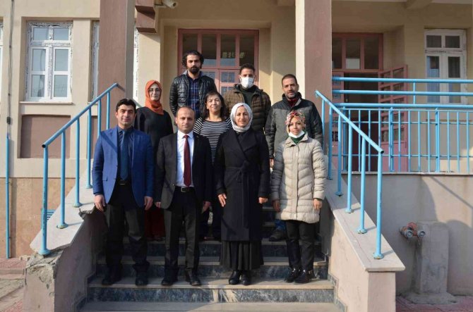 Minik Öğrencilerden Anlamlı Davranış