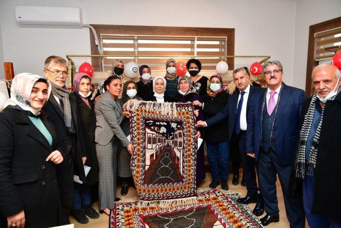 Malatya Ve Yeşilyurt’un Simgelerinin Yer Aldığı Halılara Yoğun İlgi