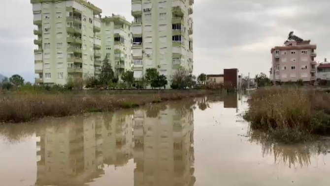 Kırmızı Kodlu Finike’nin Sokakları Venedik’e Döndü
