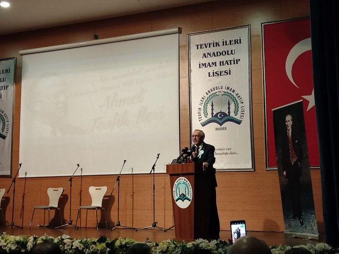 Milli Eğitim Eski Bakanı Ahmet Tevfik İ̇leri Anıldı
