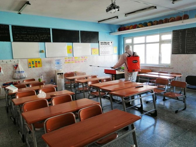 Keçiören’deki Okullar ‘Omicron’a Karşı Dezenfekte Edildi