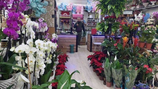 Alışveriş Hareketliliği Esnafın Yüzünü Güldürdü